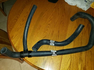 GATES 22388 and 22809 Upper and Lower Radiator Coolant Hose-Molded Coolant Hose - Picture 1 of 2