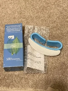 Piedra exfoliante de mano Avon Spa Finder para una piel más suave y brillante - Imagen 1 de 3