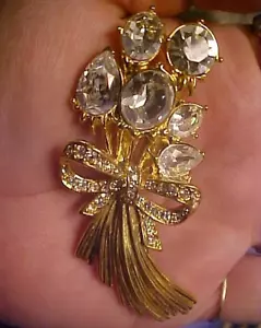 VINTAGE BROSCHE BOUQUET ROSEN KLAR STRASS GOLDFARBEN - Bild 1 von 7
