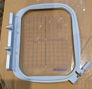 Bernina Embroidery Hoop - 7 x 5 inches - Picture 1 of 4