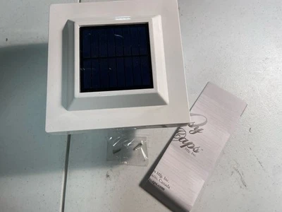 Classy Taps SLO78W Regal LED Solar Post Cap Light para 4x4 Post - Blanco Foto 1 de 2