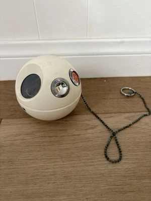 Radio de colección Panasonic Panapet blanca AM años 70 novedad con cadena - ¡Funciona!! Foto 1 de 4