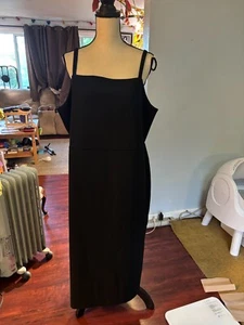 Torrid Midi-Kleid Hochzeit Krepp hoher Ausschnitt verstellbare Träger schwarz Plus 2 B44 W41 L45,5 - Bild 1 von 11