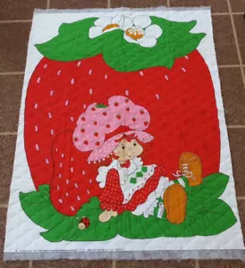 Strawberry Shortcake Quilted Panel 44" x 35" 1981 American Greetings #4736 - Picture 1 of 6