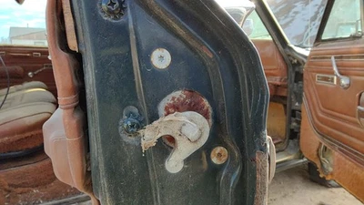 1984 Jeep Grand Wagoneer Passenger Right Rear Door Latch With Rods/cables Back - Image 1 of 3