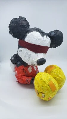 ARTE POP ESCULTURA Mickey arte reciclado por el artista de graffiti de Nueva York PUKE.  Foto 1 de 4