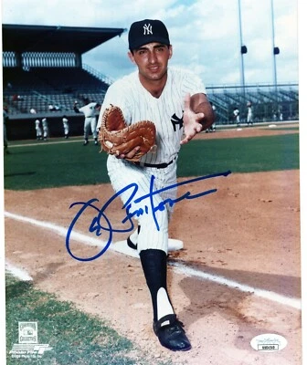 JOE PEPITONE SINGLE SIGNED 8X10 PHOTO AUTOGRAPH NEW YORK YANKEES CATCH JSA COA  - Image 1 of 2