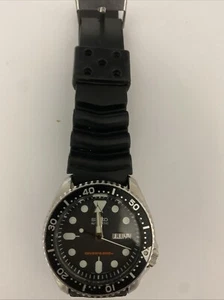 Seiko 7S26-0020 Day Date Diver Scuba 200m Black Automatic Mens Watch Auth Works - Picture 1 of 2