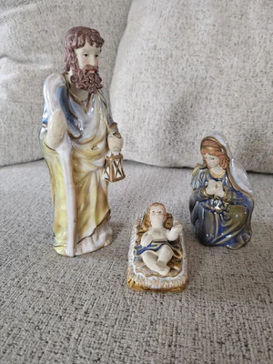 Juego de Belén de 3 Piezas Holiday Home Gardens 9" Porcelana Brillante De Colección Foto 1 de 4