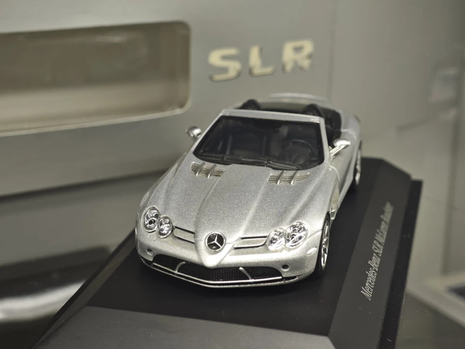 Mercedes-Benz McLaren SLR Roadster Minichamps 1/43 - Immagine 1 di 4