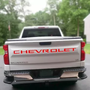 Calcomanía de vinilo pegatinas de vinilo con inserto de puerta trasera roja para Chevrolet Silverado 2019-21 - Imagen 1 de 4