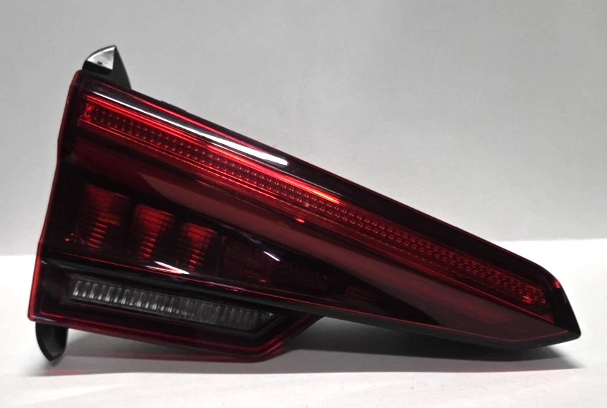 2017-2019 AUDI A4 QUATTRO REAR LEFT SIDE TRUNK MOUNTED TAIL LIGHT TAIL LAMP OEM - Image 1 of 4