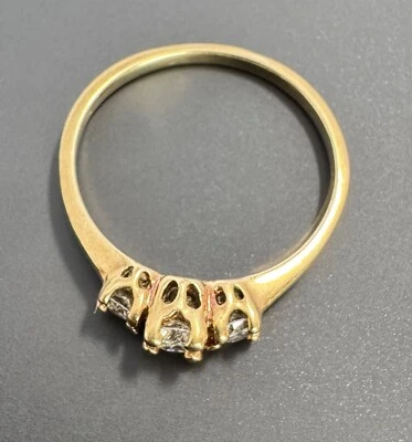 10k Yellow Gold and 3 Diamond Ring Size 6.75 - Image 1 of 4
