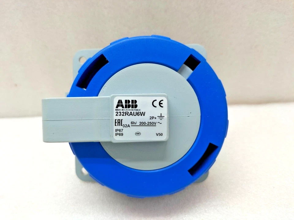 ABB 232RAU6W ANGLED PANEL SOCKET UNIFIED FLANGE 2CMA166948R1000 - Image 1 of 4