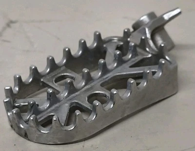 Reposapiés delantero izquierdo BMW R1300GSA 2024 2025 5A71467 estriba 46715A71467 Foto 1 de 4