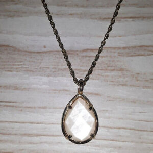 Kendra Scott Kiri Iridescent White Pearl Teardrop Gold Charm Pendant Necklace
