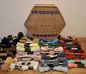 Bulk Vintage Lot Needle Work. Approx 100 Skeins. DMC,& Anchor Wool,Mixed Colours - Picture 1 of 10