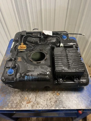 TANQUE DE GASOLINA FORD TRANSIT CONNECT 10-13 15,4 GALONES Foto 1 de 4