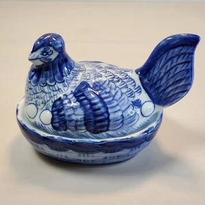 Blue & White Porcelain Hen on Nest Trinket Box Handpainted - Picture 1 of 12