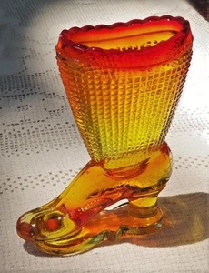 VINTAGE MID-20th CENTURY CARNIVAL GLASS BOOT TOOTHPICK / MATCH HOLDER FIGURINE - Picture 1 of 9