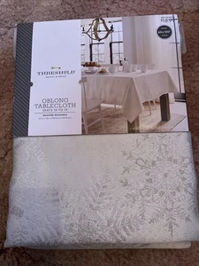 Threshold Oblong Tablecloth Snowflake Holiday Winter Christmas Cream Elegant - Picture 1 of 2