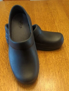 Crocs Dual Comfort Slip-Proof Crocs-Lock Black Clogs Shoes Women's 8 - Picture 1 of 10