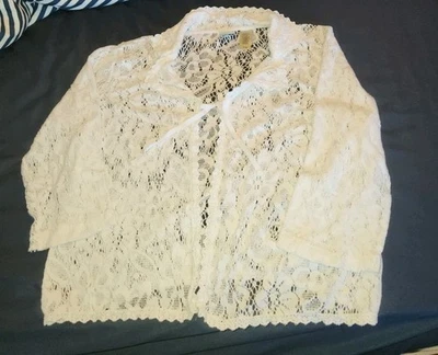 Pertenencias Encaje Blanco Cubierta Talla Mediana Foto 1 de 4