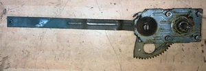 MORRIS MINOR FRONT WINDOW WINDER REGULATOR PASSENGER/NEAR SIDE 2/4 DOOR SALOON - Picture 1 of 3