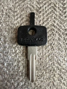 New OEM Pontiac Key Read Description - Picture 1 of 3