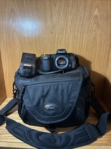 Nikon N6006 analoge 35-mm-Spiegelreflexkamera Auto schwarz nur Gehäuseschaden mit großem Gehäuse (3B) - Bild 1 von 9