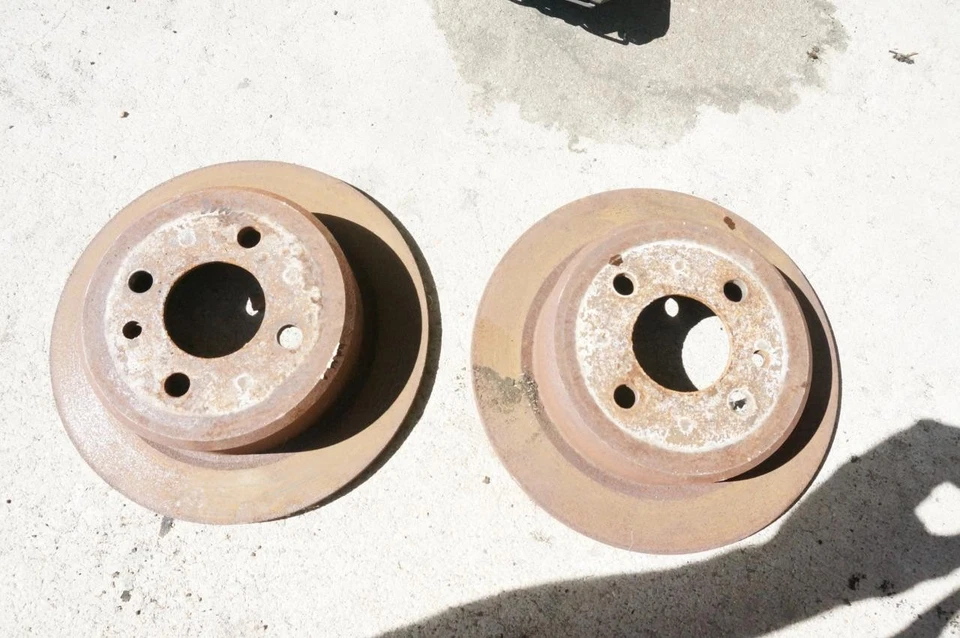 Conjunto combinado de rotores de freio traseiro BMW E30 par esquerda + direita 87-91 325e 325i - Imagem 1 de 3