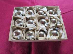 Alte kleine Christbaumkugeln - Weihnachtskugeln aus Glas 12 teilig - Bild 1 von 2