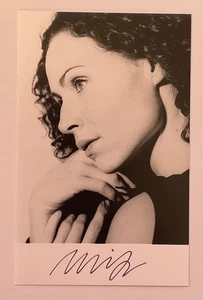 MINNIE DRIVER ( Good Will Hunting) Genuine Handsigned Photograph 5.5 x 3.5 - Picture 1 of 3