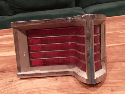 1966 AMC Rambler правый задний фонарь (небольшая трещина) - Изображение 1 из 3