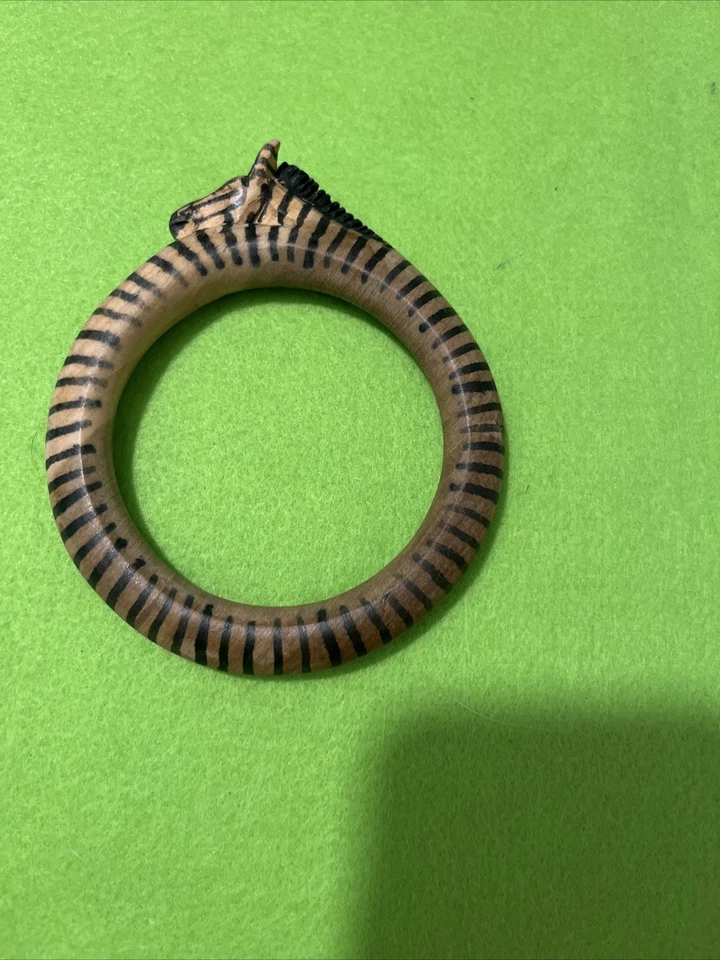 Brazalete de cebra de madera marrón negro tallado a mano vintage Foto 1 de 4