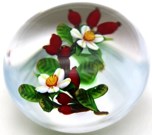 Large DEBBIE TARSITANO Blooming FLOWERS & Berries Art Glass PAPERWEIGHT - Picture 1 of 8