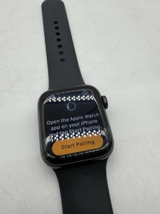 Apple Watch SE 40mm Midnight Aluminum Case Sport Band Black S/M LOCKED for Parts - Picture 1 of 9