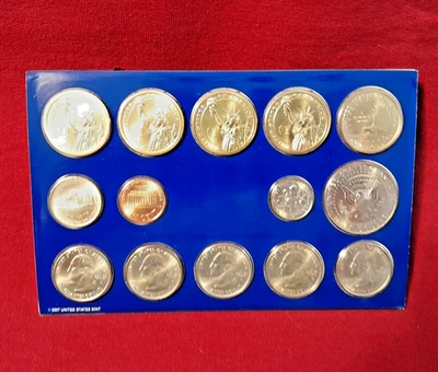 2007 US Mint Uncirculated Coin Sets Philadelphia & Denver Mints 28 Coins Total - Image 1 of 4