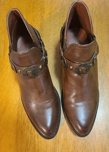 Arider Girl Brown Slip-On Boot Shoes 8.5 Brass Star Strap Accents 2" Heel - Picture 1 of 9
