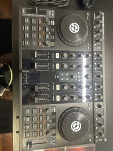 Consolle per DJ NATIVE INSTRUMENTS Traktor Kontrol S4 - Foto 1 di 3