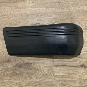 Tappo terminale paraurti anteriore Ford Transit Mk 2 RHS 83VB 17780ABW - Foto 1 di 8