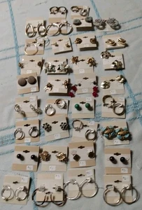 LOTE de 34 pares de pendientes vintage para damas con cajón de chatarra a partir de 99 centavos - Imagen 1 de 9