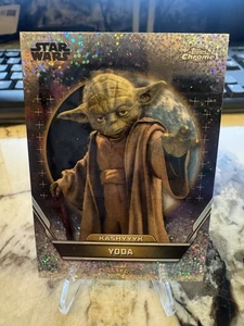 2024 Topps Star Wars Hyperspace Yoda Speckle Refractor /75 - Picture 1 of 2