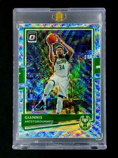 GIANNIS ANTETOKOUNMPO SILVER WAVE REFRACTOR Prizm Optic Parallel Non Auto BUCKS