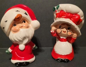 VTG Children Dressed As Santa & Mrs. Claus Salt Pepper Shakers Made In Japan - Picture 1 of 3