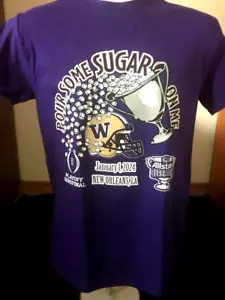 2024 NCAA Tazón de Azúcar Washington Huskies Vierta un poco de azúcar Mangas Cortas Camisa XL - Imagen 1 de 3