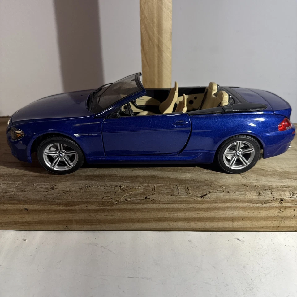 BMW M6 Cabriolet Maisto 1:18 edición especial azul Foto 1 de 4