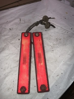 1990-1994 Mitsubishi Eclipse rear bumper side marker assembly pair LH RH W1 - Image 1 of 4