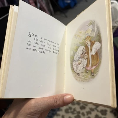 The Tale of Mrs Tiggy-Winkle de Beatrix Potter DJ de tapa dura 1977 libro de colección Foto 1 de 4