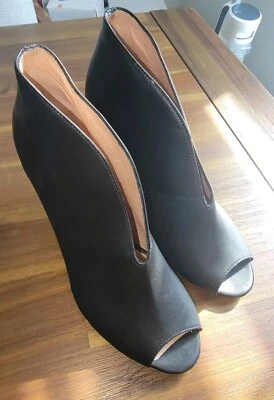 Botines halógenos Katrina de cuero negro para mujer talla 9M Foto 1 de 4